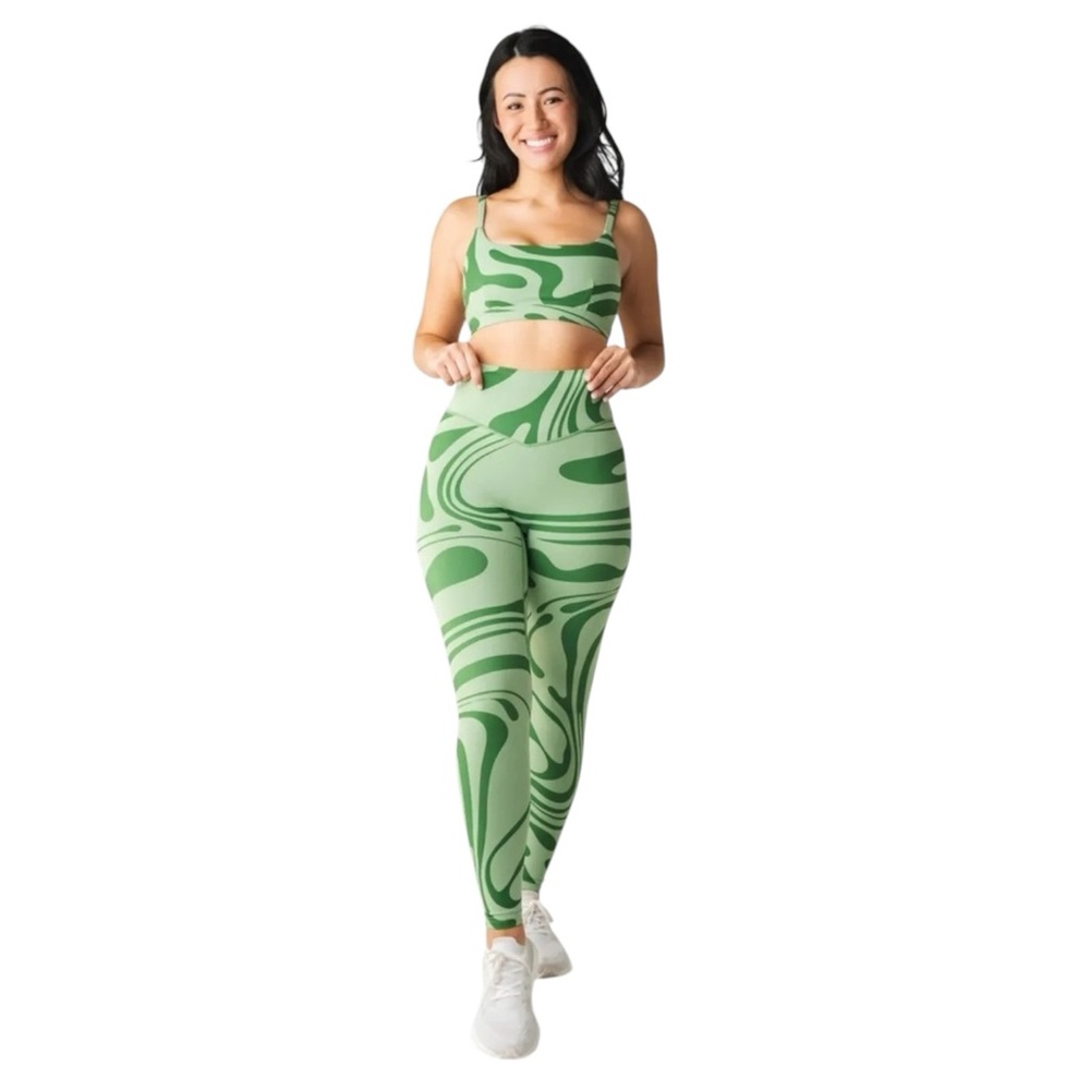 NWOT Cosmopolitan X Balance Athletica Vitality Compression Pant Green L
